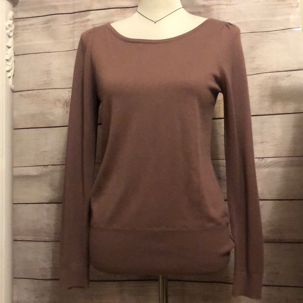 🚫 Rose colored sweater